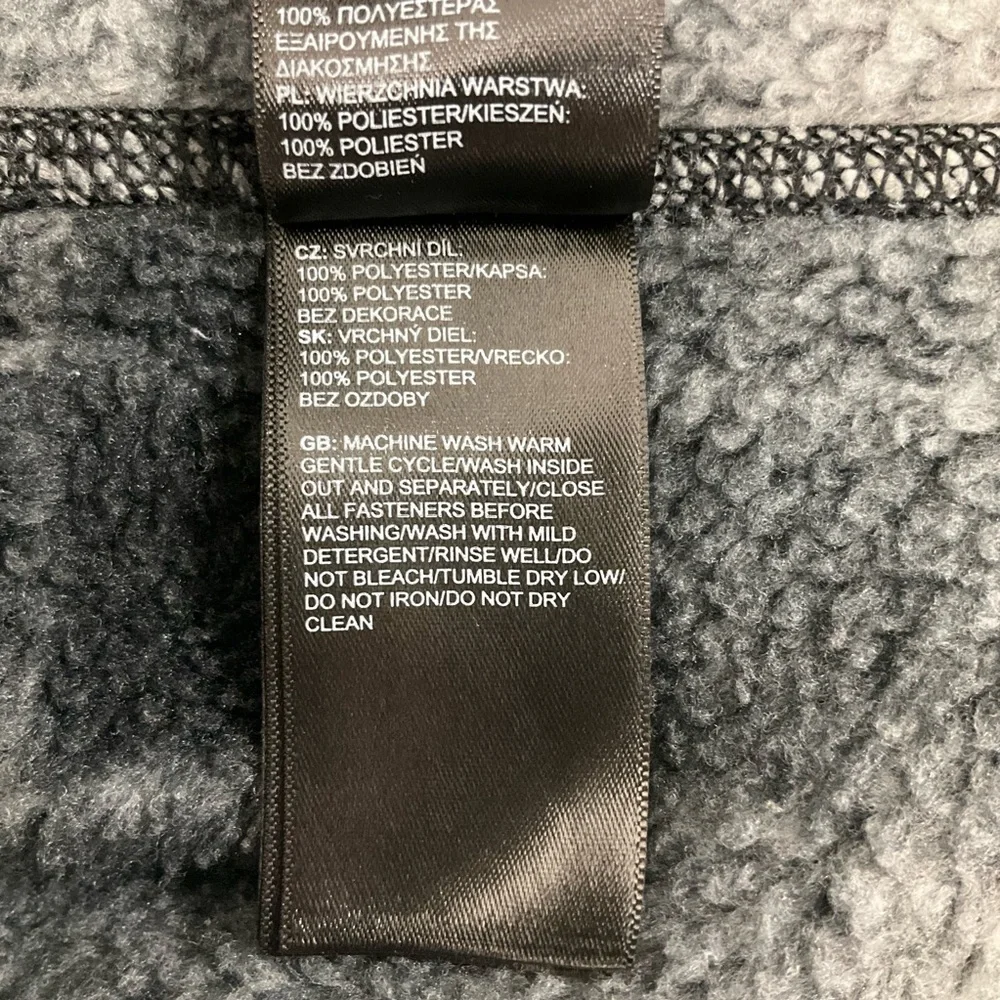 The North Face 1/4 Zip Fleece Hoodie - Picture 10 of 11